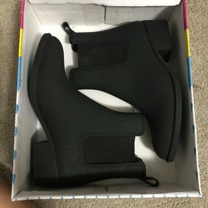 Black rain booties